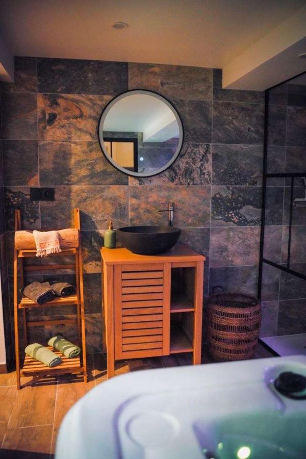 Appartement Nuit De La Sagesse "Jacuzzi Terrasse Et Parking Prive" à Rouen Extérieur photo